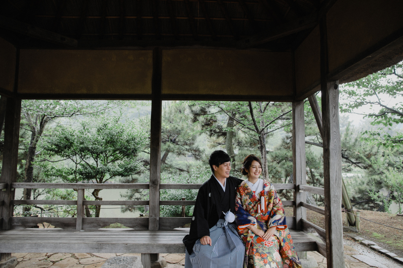 雨宿りをしながら