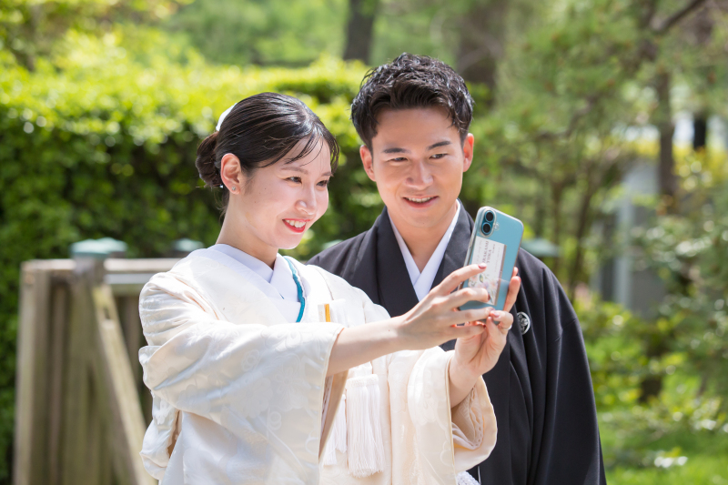 お二人が自撮りをしている瞬間を収めた1枚♪