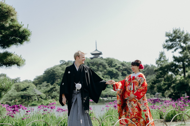 新郎様のエスコートで