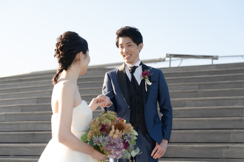 ご新婦様の手を