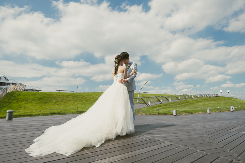 大桟橋と空とおふたり