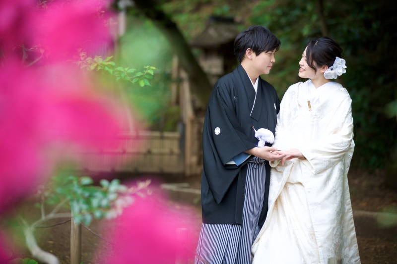 手をとりあって