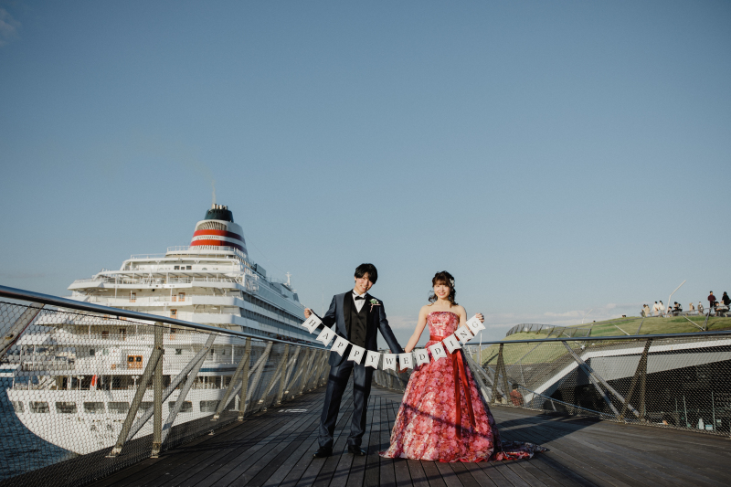 実は手を繋いでいるのがポイントです！