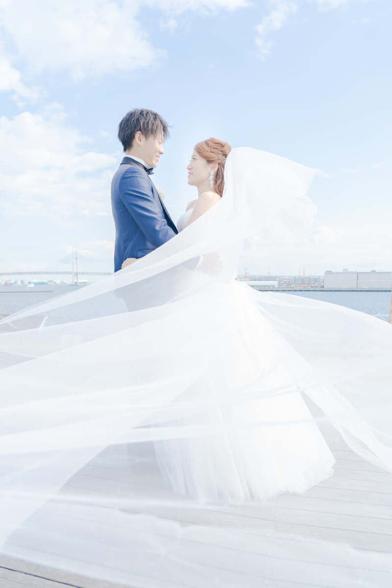 ベールをなびかせて