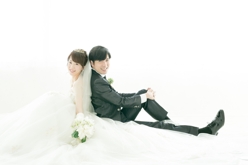 背中を合わせて