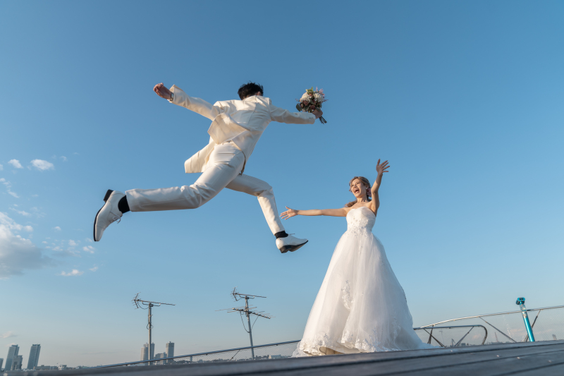 ジャーンプ！！