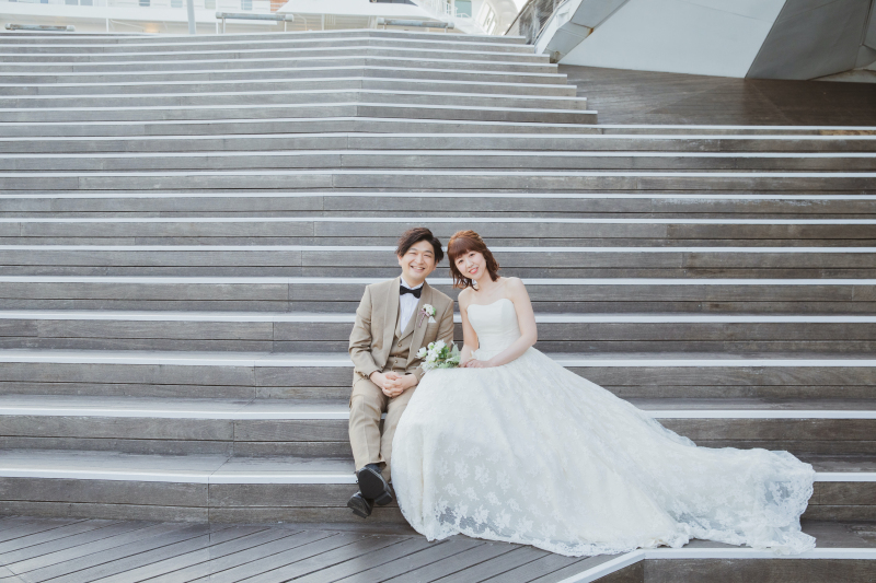 大桟橋で洋装ロケーション撮影