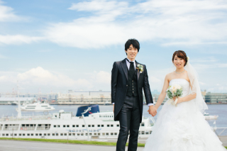 大桟橋で船をバックに！