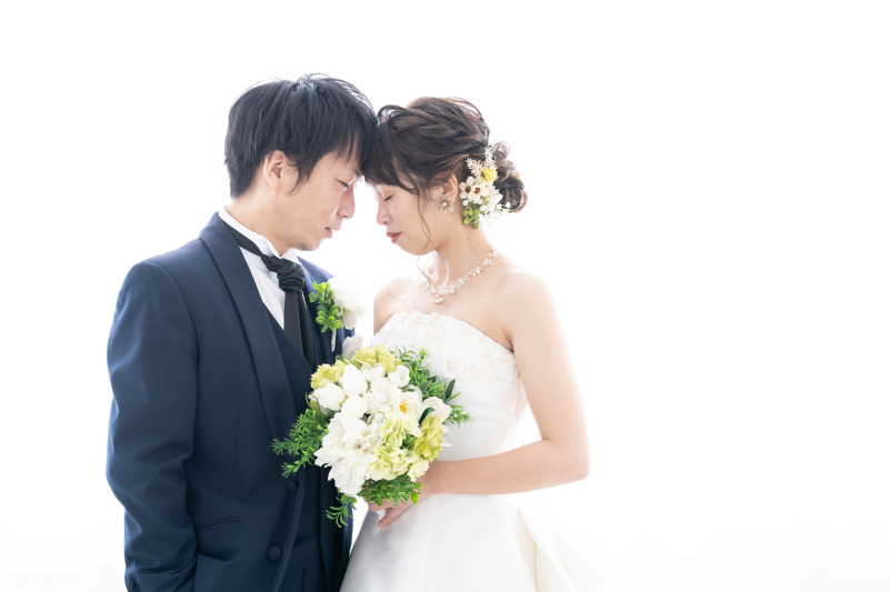 おでこをコツン