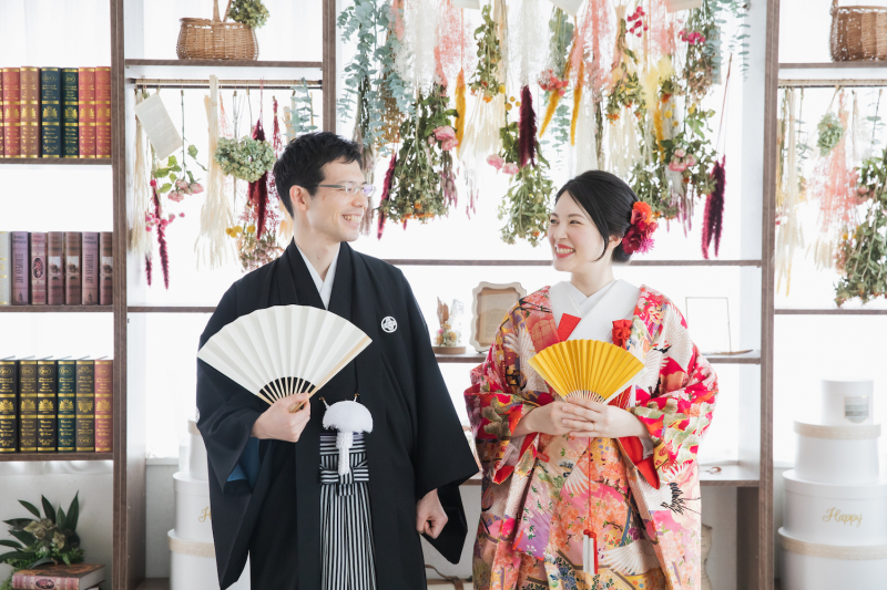 華やかな背景がおしゃれな雰囲気を演出します