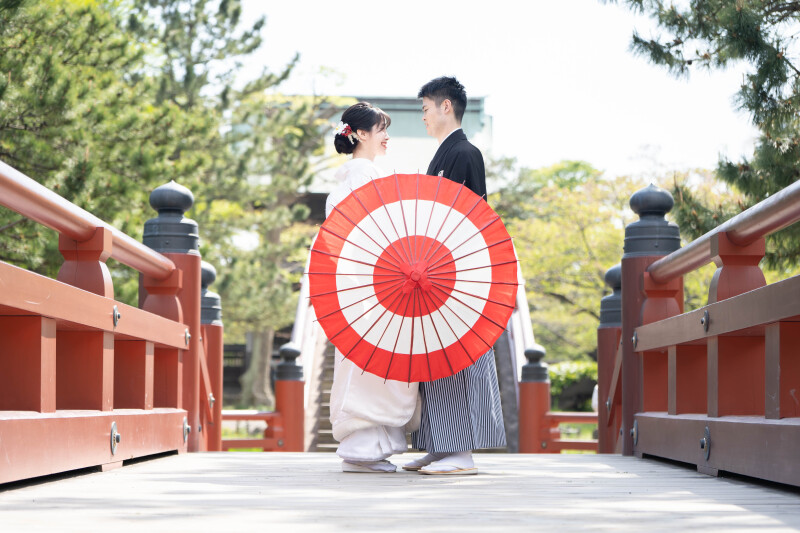 朱塗りの橋が美しい『称名寺』