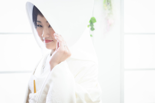 かつら(綿帽子もしくは角隠し付き)