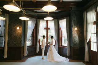 洋装　ロケーション