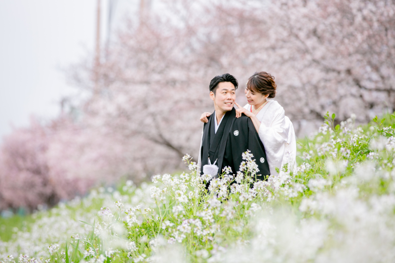 ほっぺをツンツン