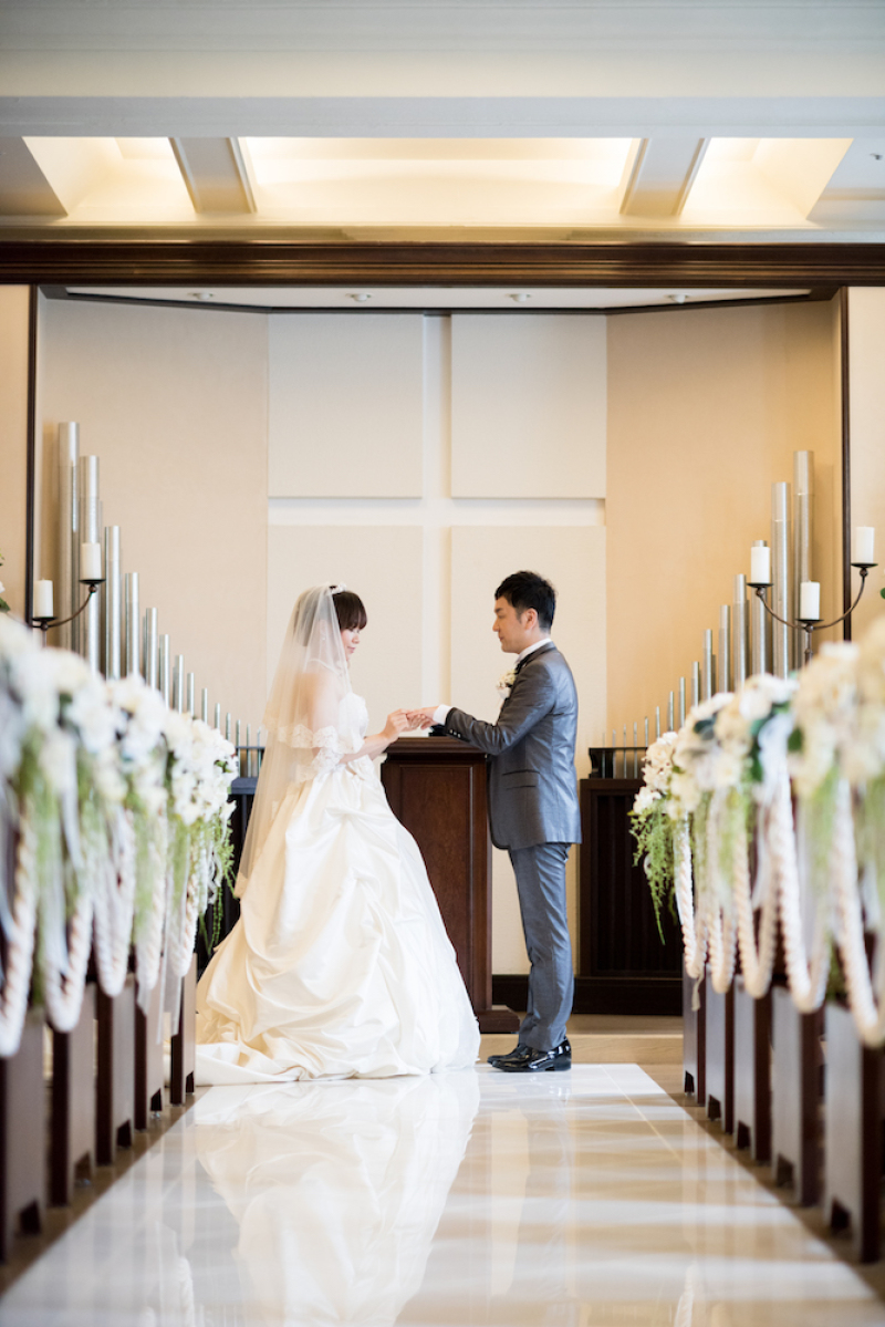 チャペルで指輪交換