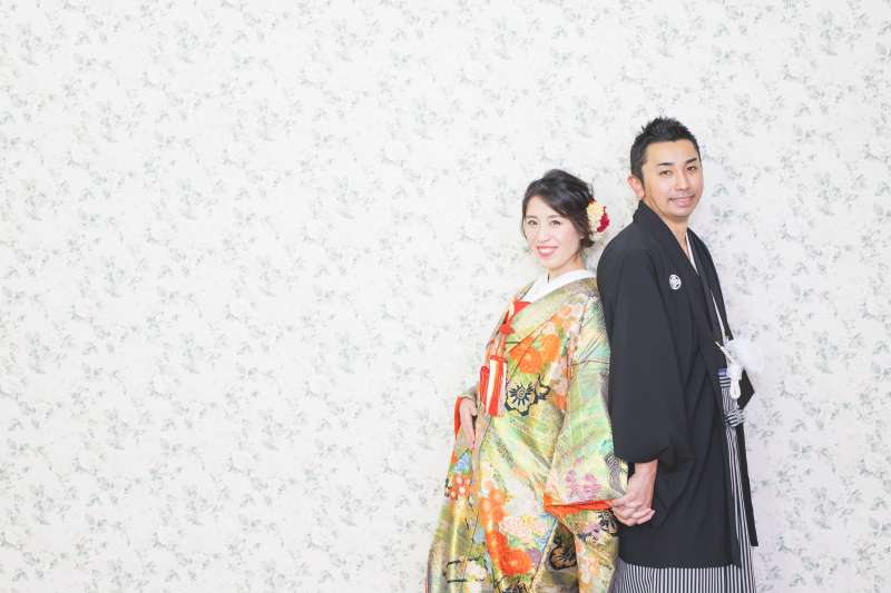 背中合わせで・・・