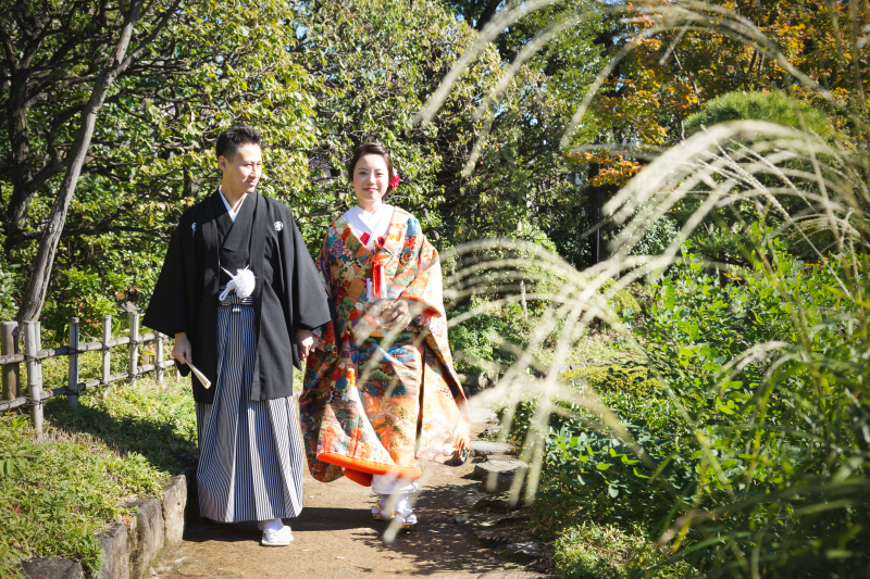 手を取り・・・