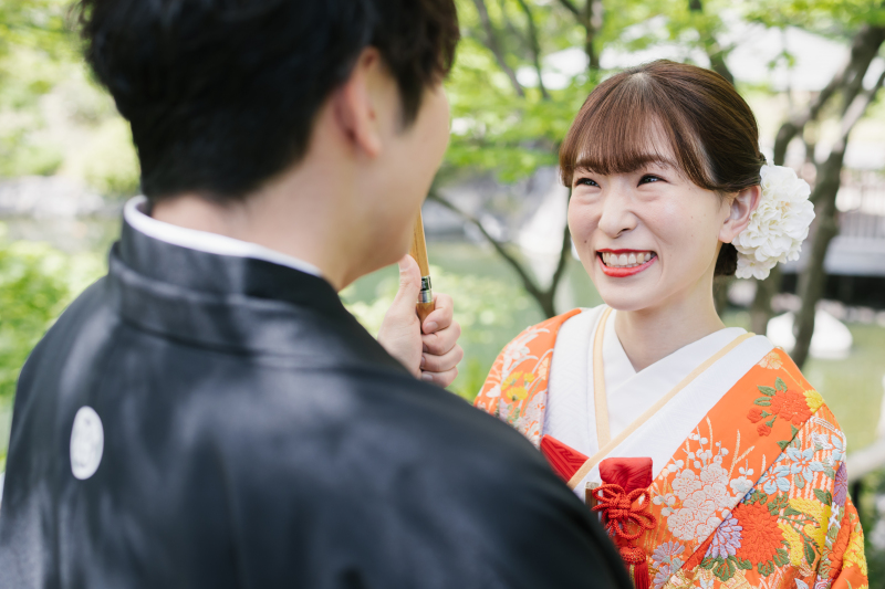 向かい合って