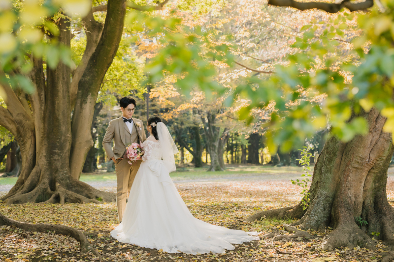 緑とオレンジのコントラストが印象的ですね。