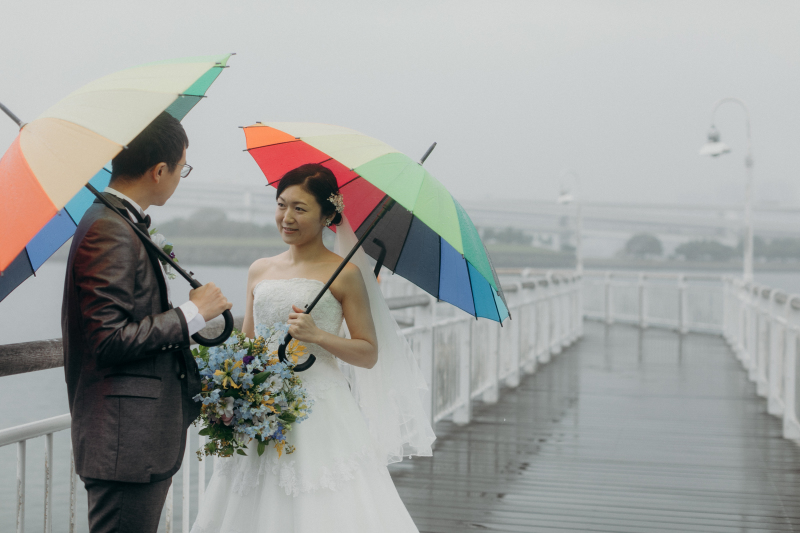 レインボーの傘と共に