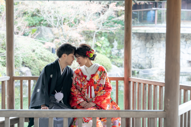 おでこをコツン