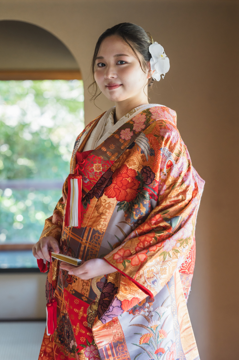 ご新婦様ソロショット!華やかなお衣装が映えますね