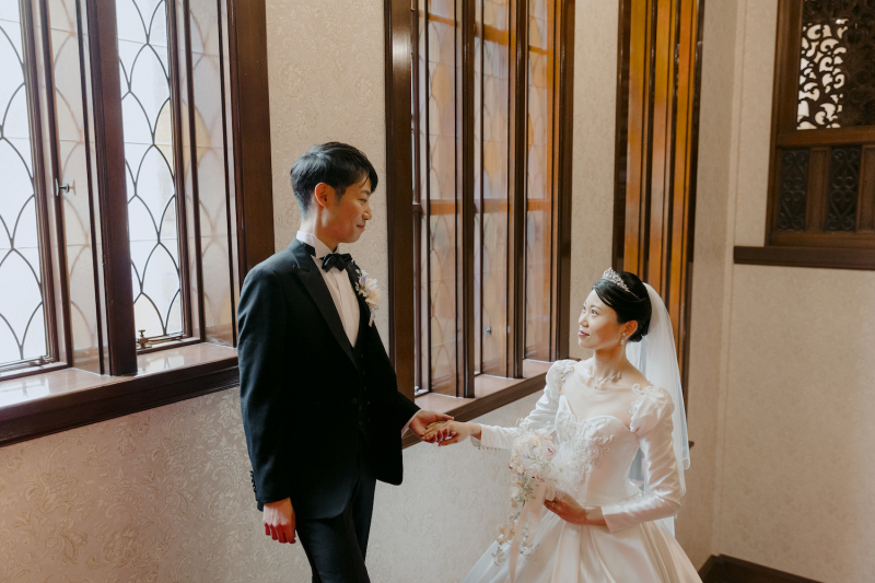 ご新郎様エスコート風ショットが素敵な1枚に!