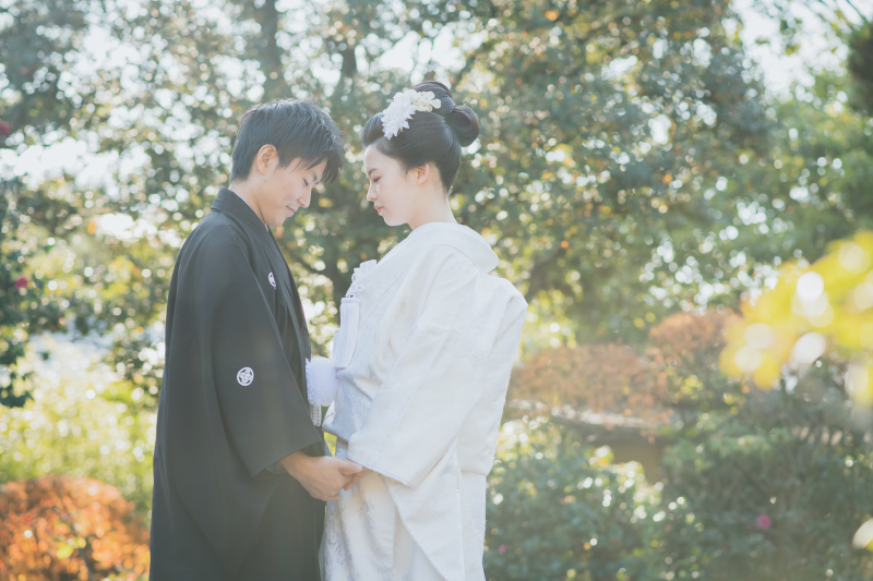 手を取り合って・・