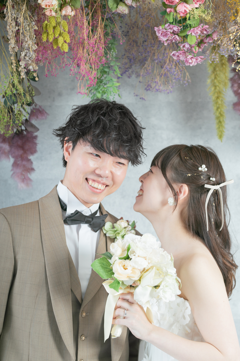 ひそひそ話をしてる風で