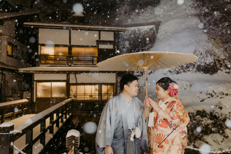 雪の降る中*