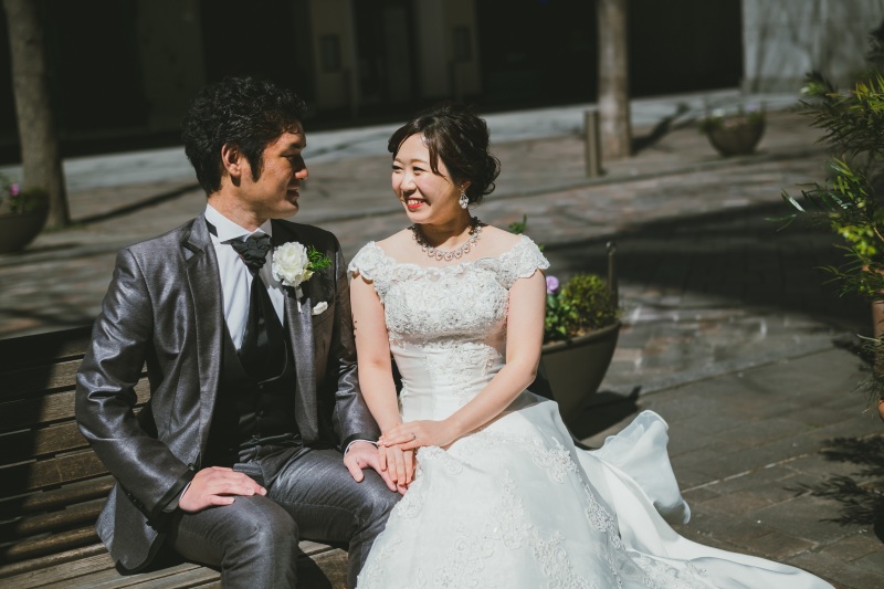 ベンチに座って、、、