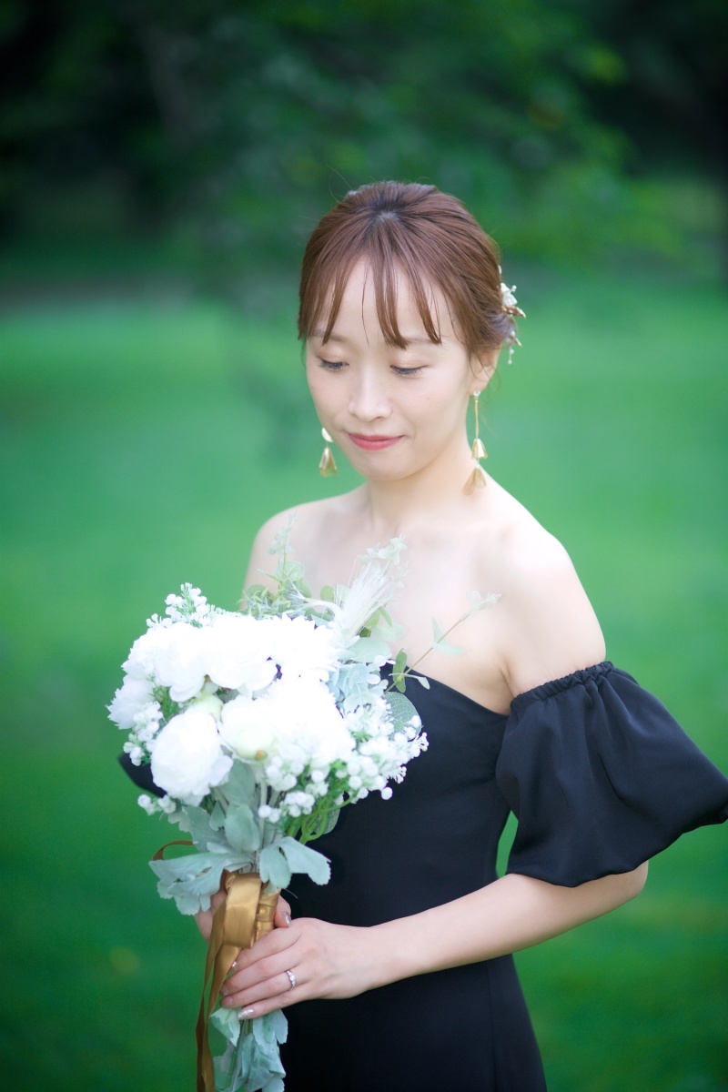 ご新婦様ソロショット!素敵なドレスが映える1枚に