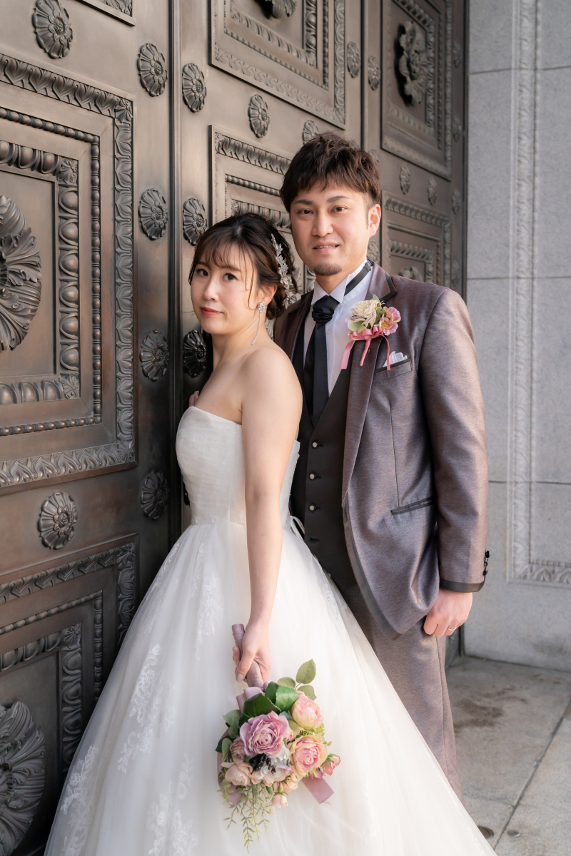 寄り添う2人