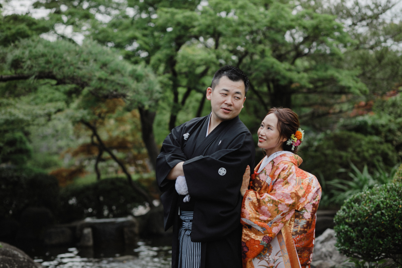 寄り添うお二人。