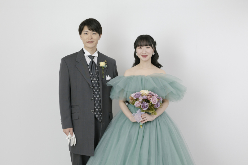 ウェディングドレスからカラードレスへお色直し!
