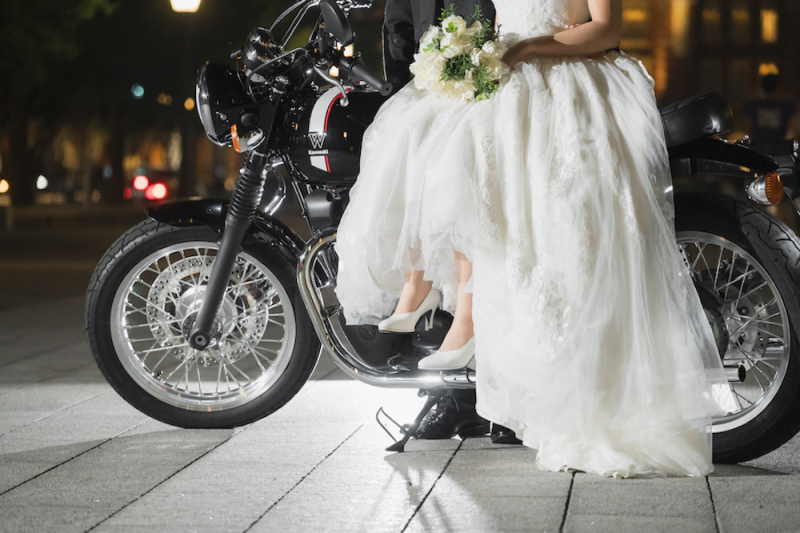 ドレスとバイクで