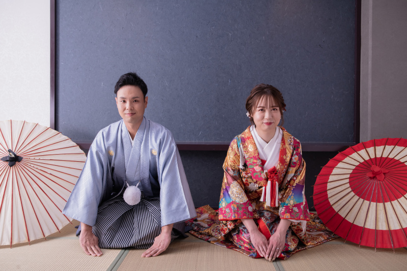 結びは正座ショットで