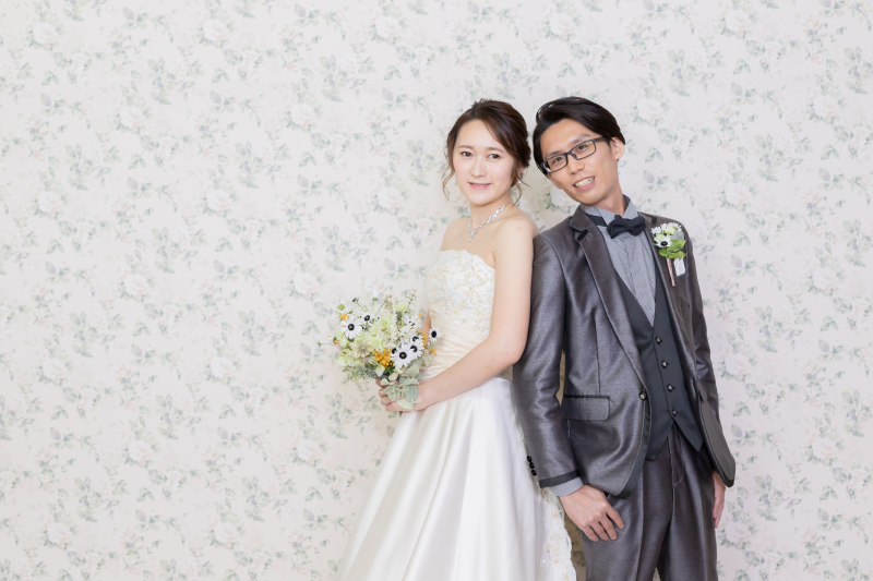 背中合わせ・・・