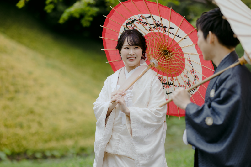 番傘を持って