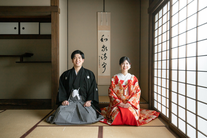結びは、和装撮影といえばの正座ショットを残します