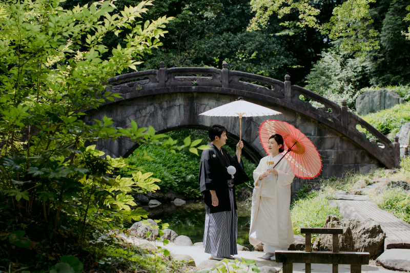 小石川の橋前で♪