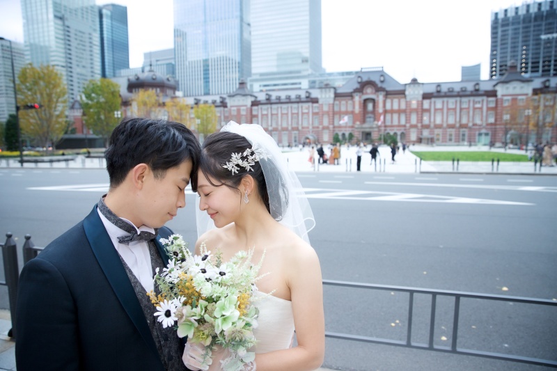 おでこをコツン