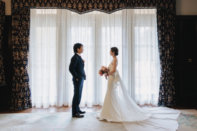 見つめ合うお二人の素敵な表情が印象的