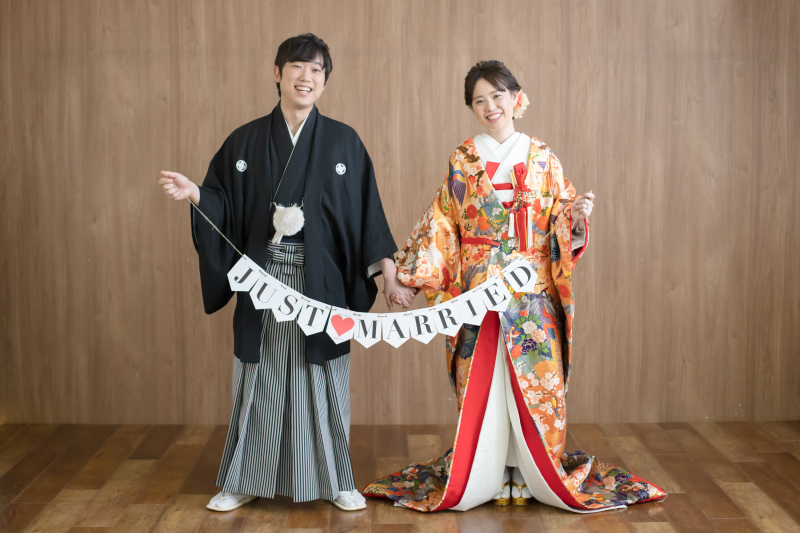 定番のガーランドを持って