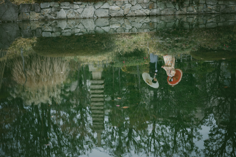 池に映る・・・