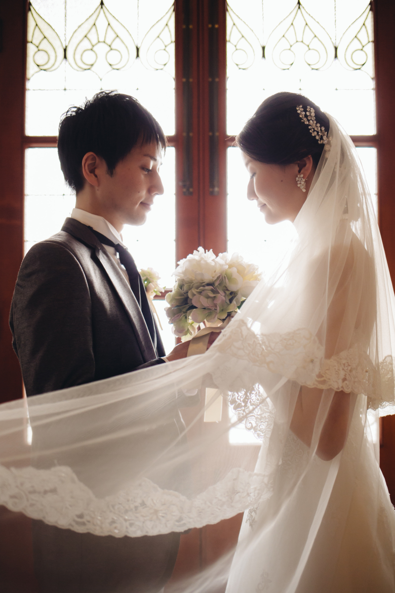 ベールをなびかせて