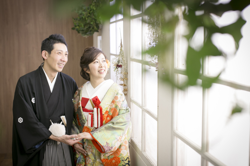 手を取り合って・・