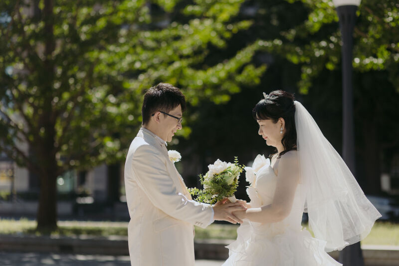 ブーケを見つめて