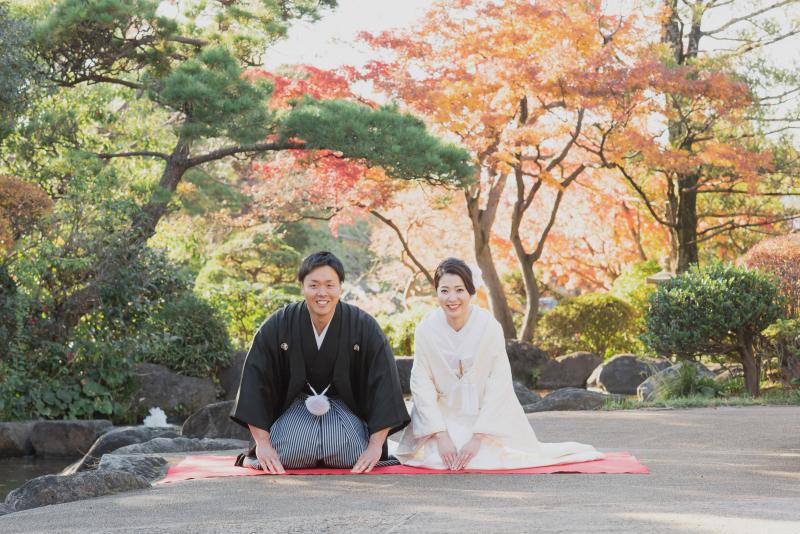 正座ショットも!