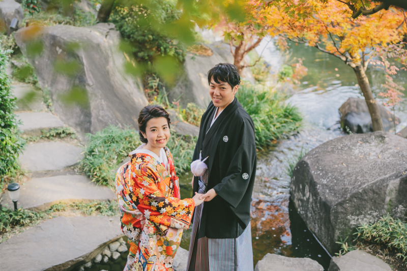 池のほとりにて